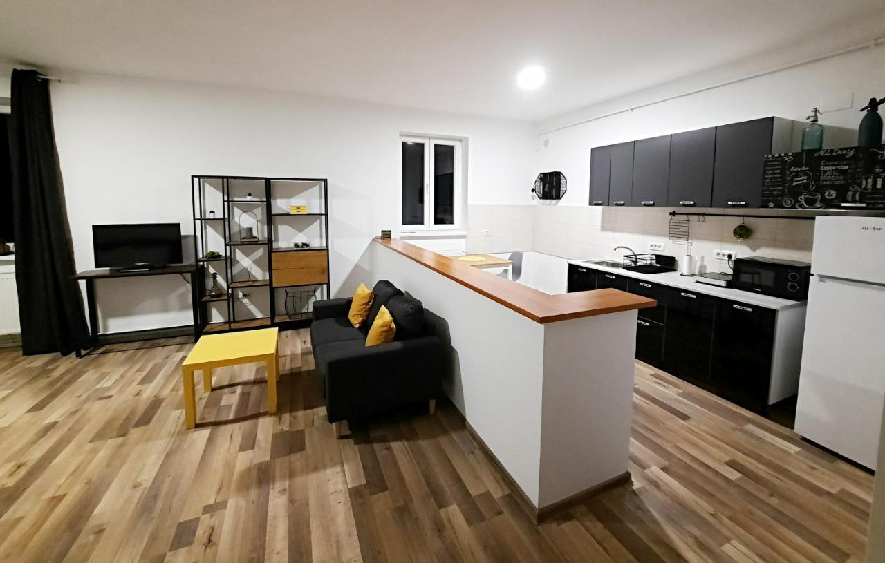 Pif Apartments Sadoveanu Braşov Exteriör bild