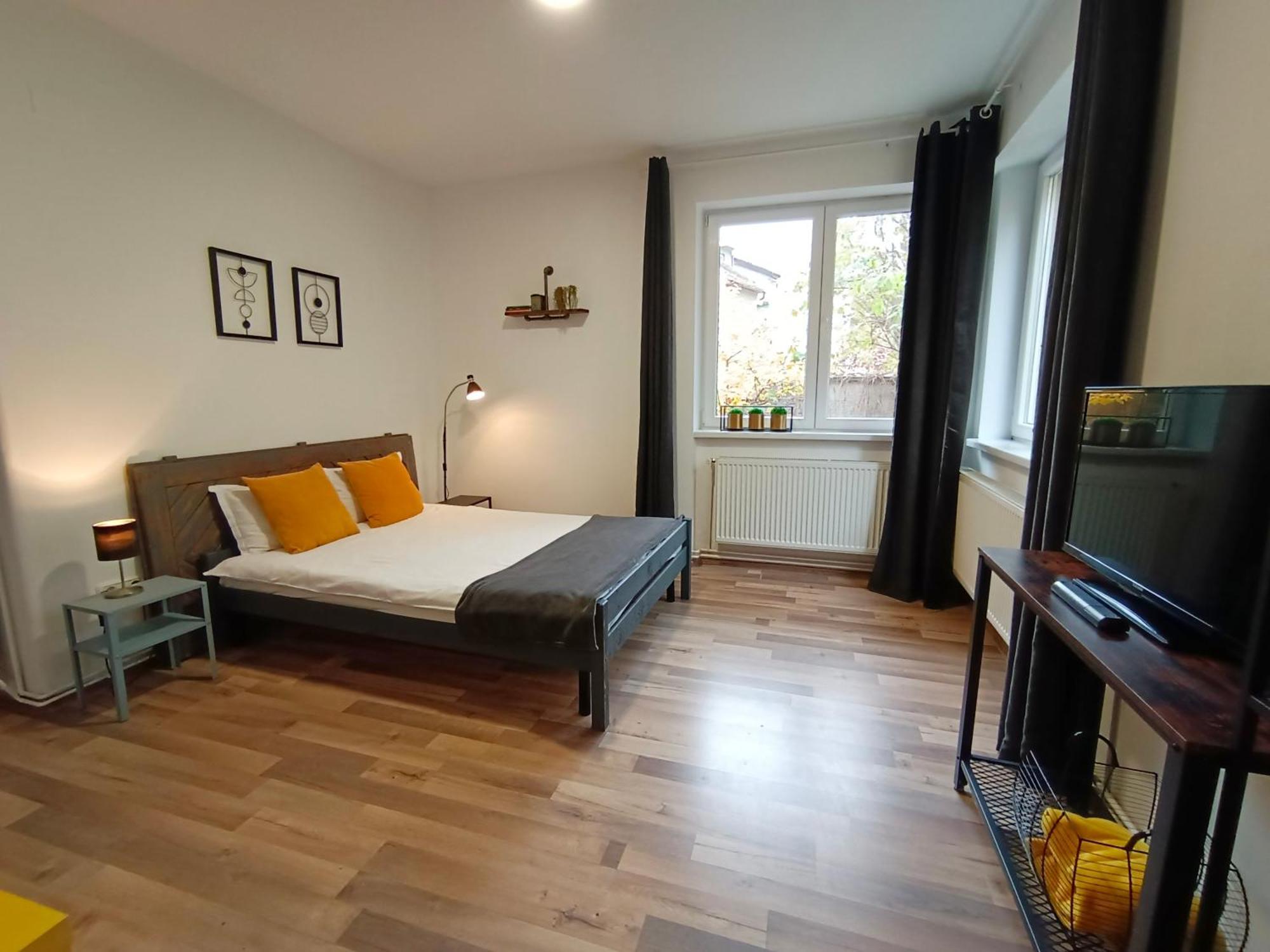 Pif Apartments Sadoveanu Braşov Exteriör bild